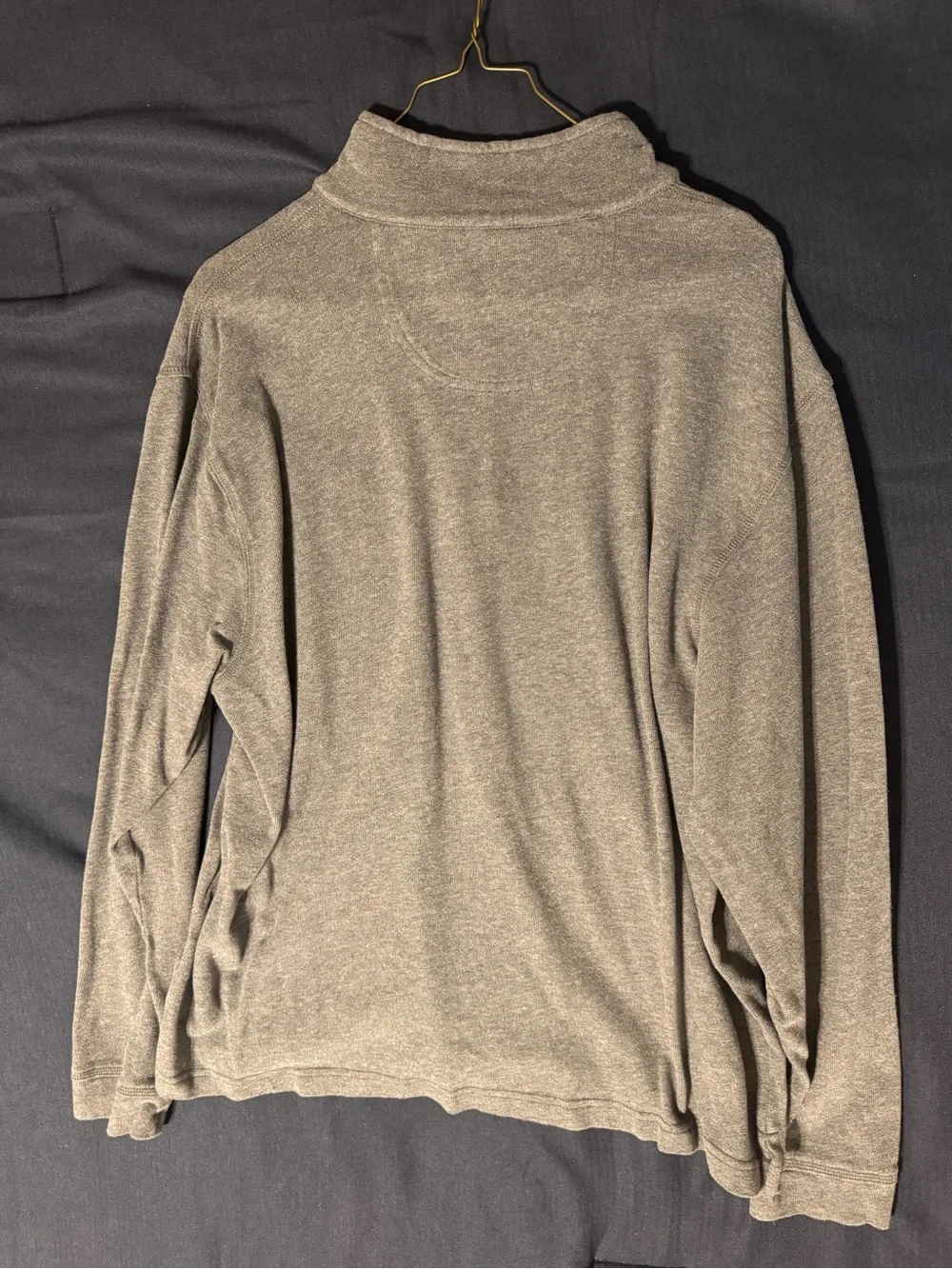 Izod Men's Heather Gray Quarter-Zip Pullover